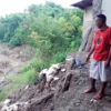 Abrasi Makan Korban Lagi, Terkikis Arus Sungai Cikeuruh, Satu Rumah Ambruk