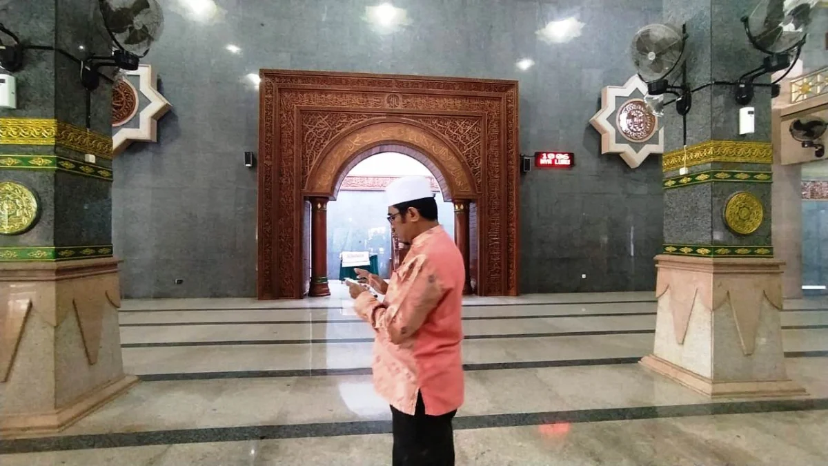 masjid-at-taqwa-gulung-karpet