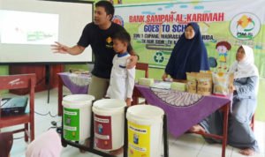 BANK-SAMPAH-GOES-TO-SCHOOL