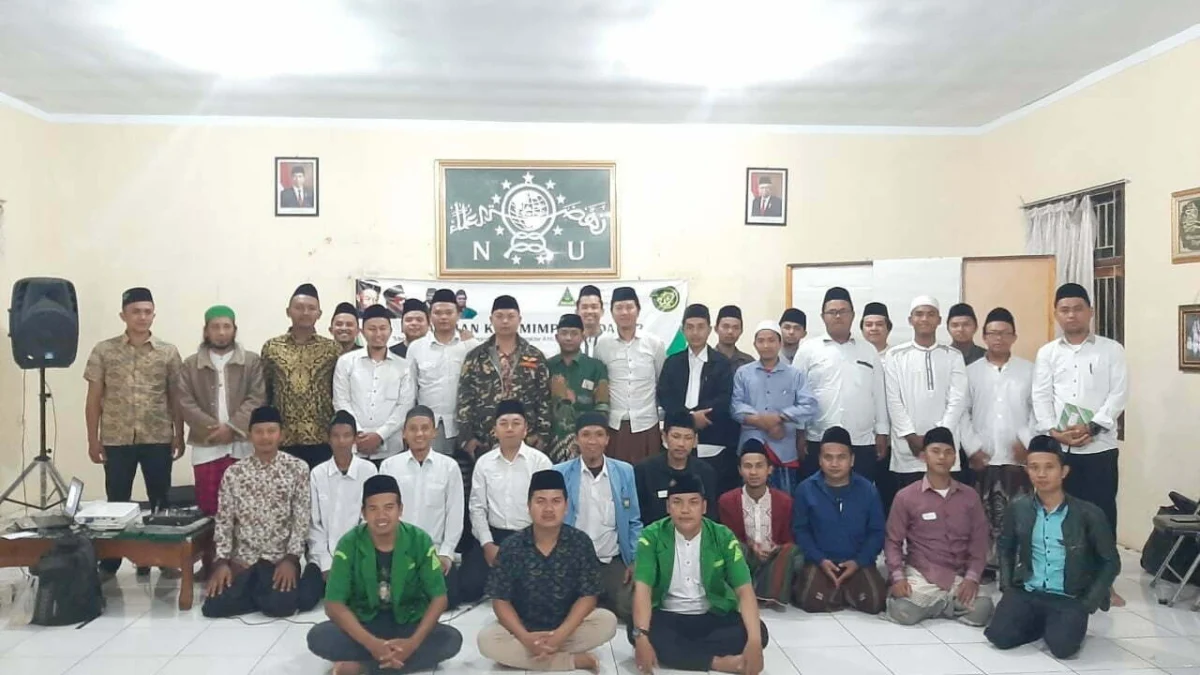 Jajaran pengurus GP Ansor Kuningan yang baru, foto bersama usai acara PKD di aula gedung PC NU Kuningan, kemarin.