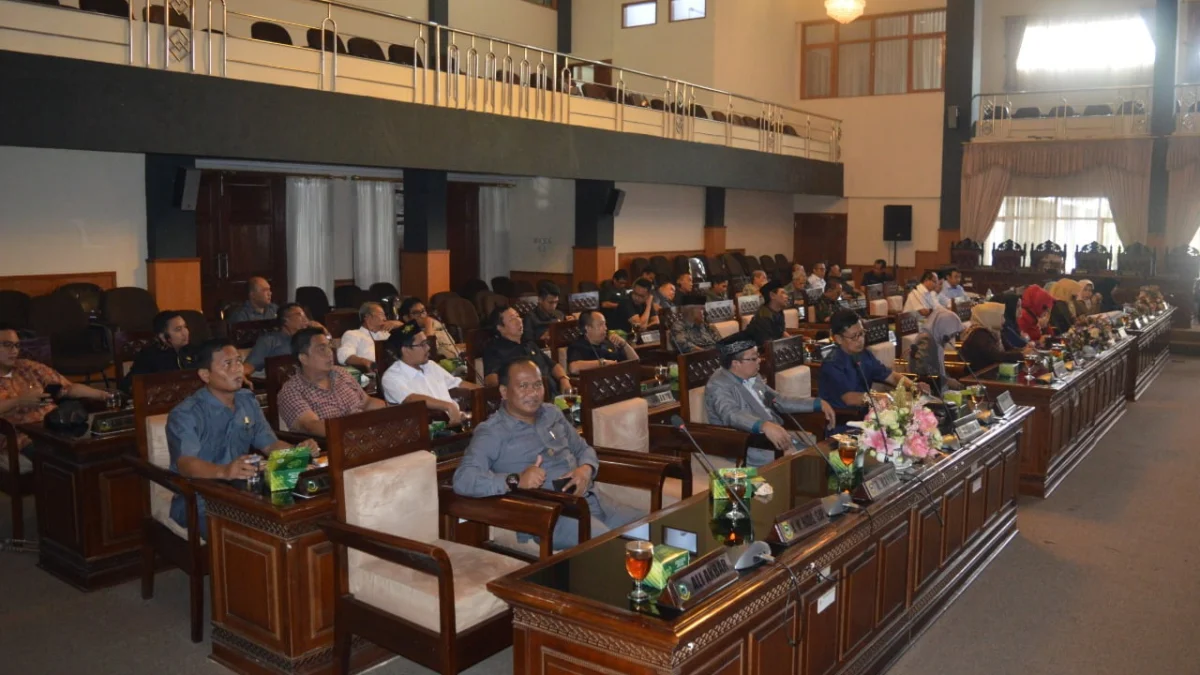 Sidang paripurna internal DPRD terkait pengesahan PansusEvaluasi TNGC, Jumat pekan kemarin.,