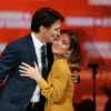 istri-pm-kanada-justin-trudeaus-sophie-trudeau-positif-corona