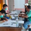 pELAYAN PAKAI MASKER