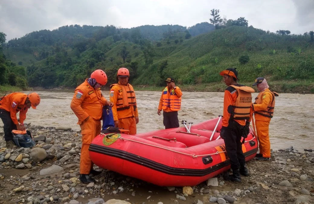 sar cari korban nunuk IST