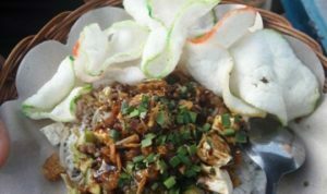 Nasi Lengko Kuliner Khas dan Merakyat