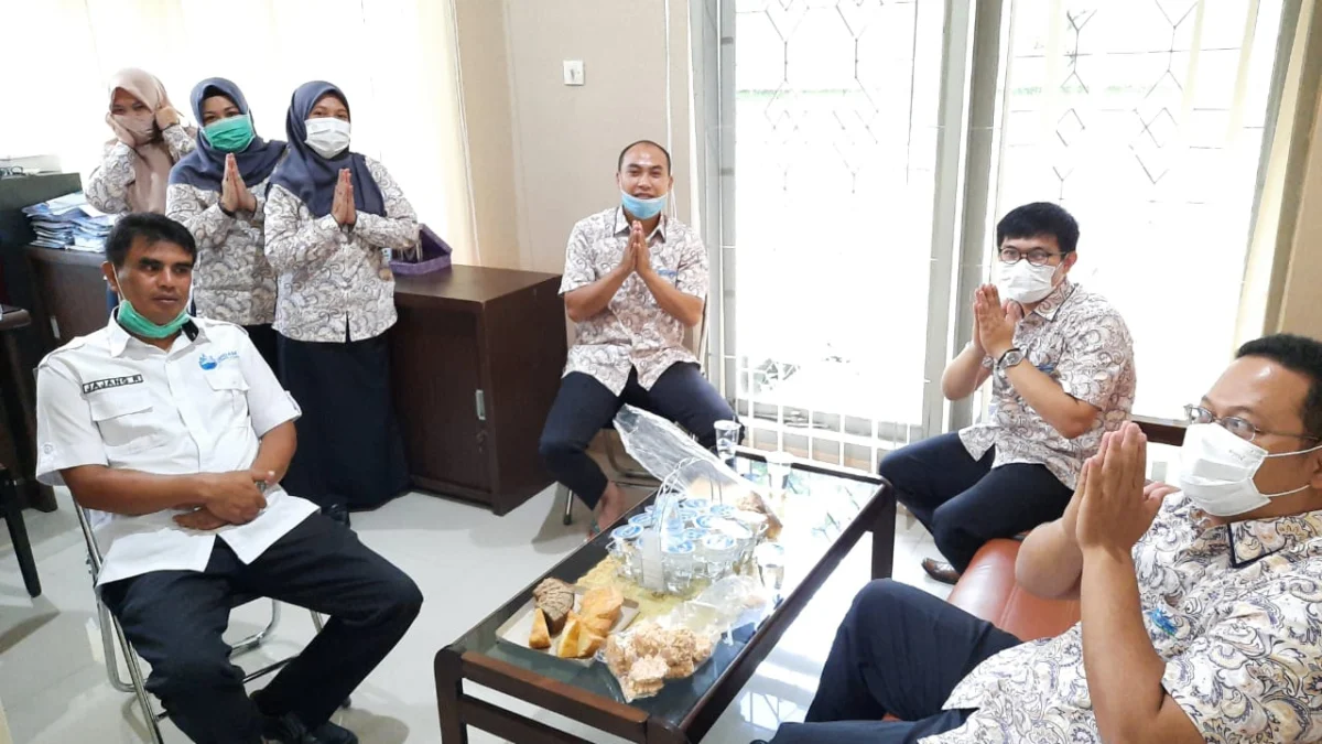 Pegawai PAM Tirta Kamuning Langsung Bekerja, Pelayanan Berjalan Normal PAM Tirta Kamuning