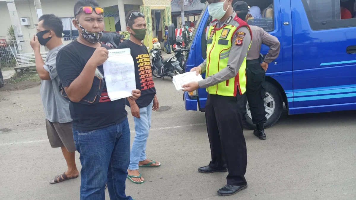 Masuk Jabar Tak Bawa Surat Jalan, Dipaksa Balik Lagi ke Jawa Tengah