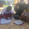 Tak Ada Sinyal Internet, Belajar di Rumah Susah, Ujian Dibantu Polisi