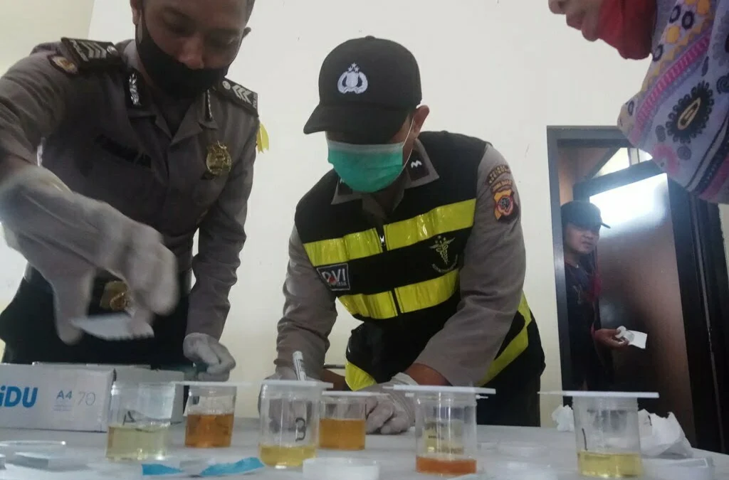 Belasan Wartawan Kuningan Dites Urine