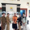den-Bantuan beras bupati cirebon di Gebang Kulon