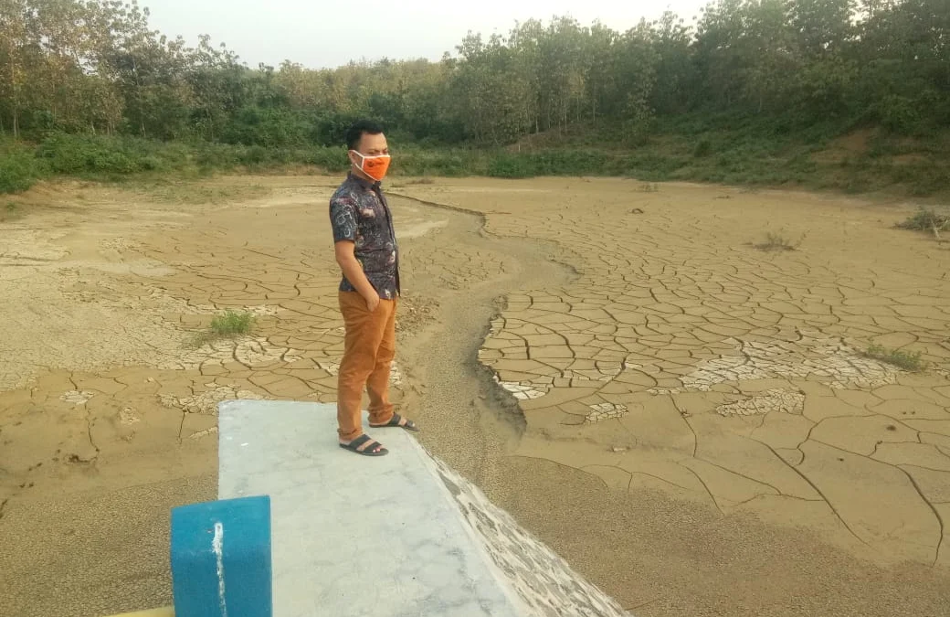 Embung Sumurkondang Kering dan Berlumpur deni (3)