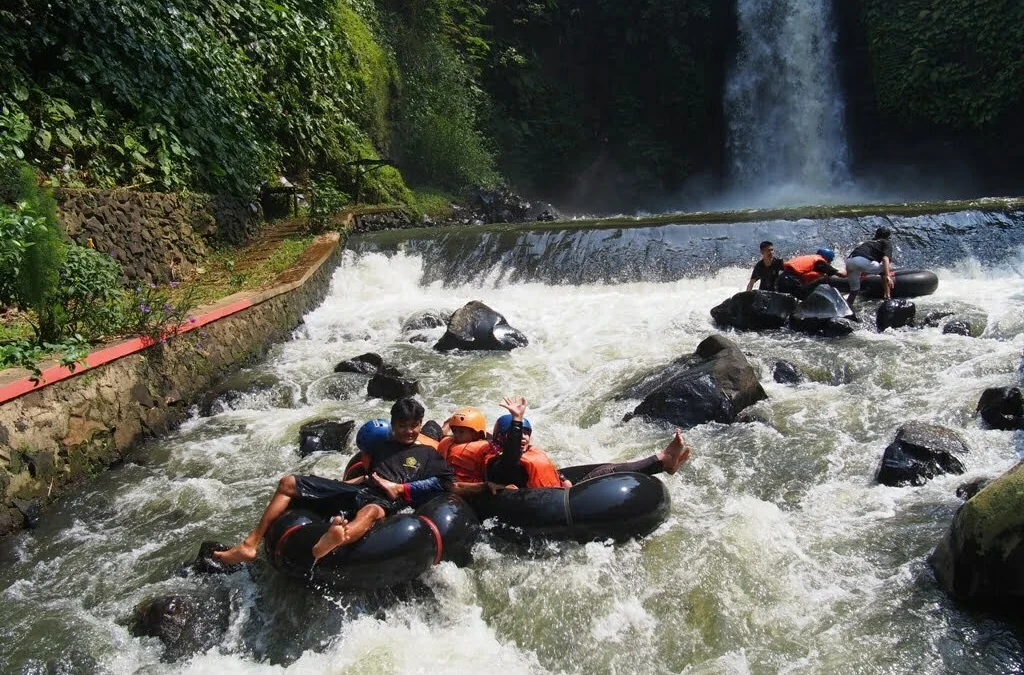 Serunya Papalidan di Curug Bangkong