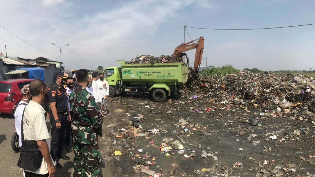 Penanganan Sampah Tak Didukung Anggaran ilmi-ratusan ton sampah liar di angkut (3)