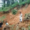 Tiga Dusun di Desa Mandapajaya Terisolir