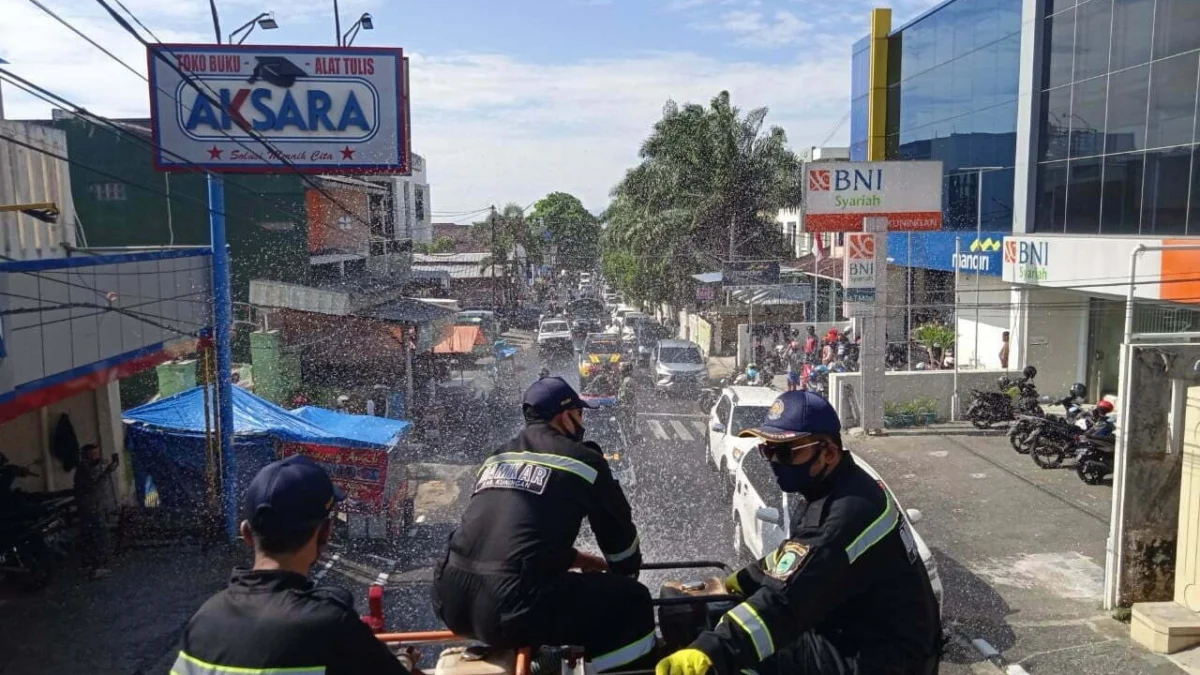 10.500 Liter Disinfektan Disemprotkan di Kota Hingga Cigugur