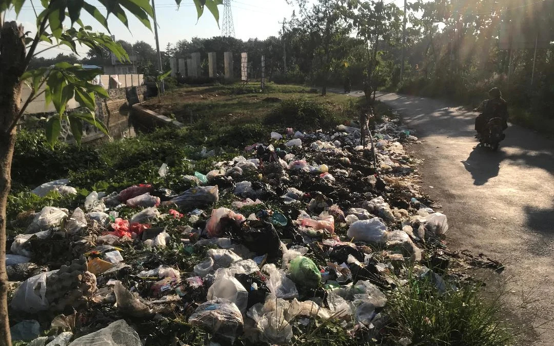 Warga Masih Saja Buang Sampah Sembarangan Ilmi-sampah2