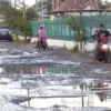 Jalan Menuju RTH Seperti Kubangan