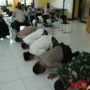 Diguyur Hujan, Sujud Syukur