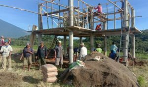 Bangun Saung Tani Dua Lantai saung-tani-singkup