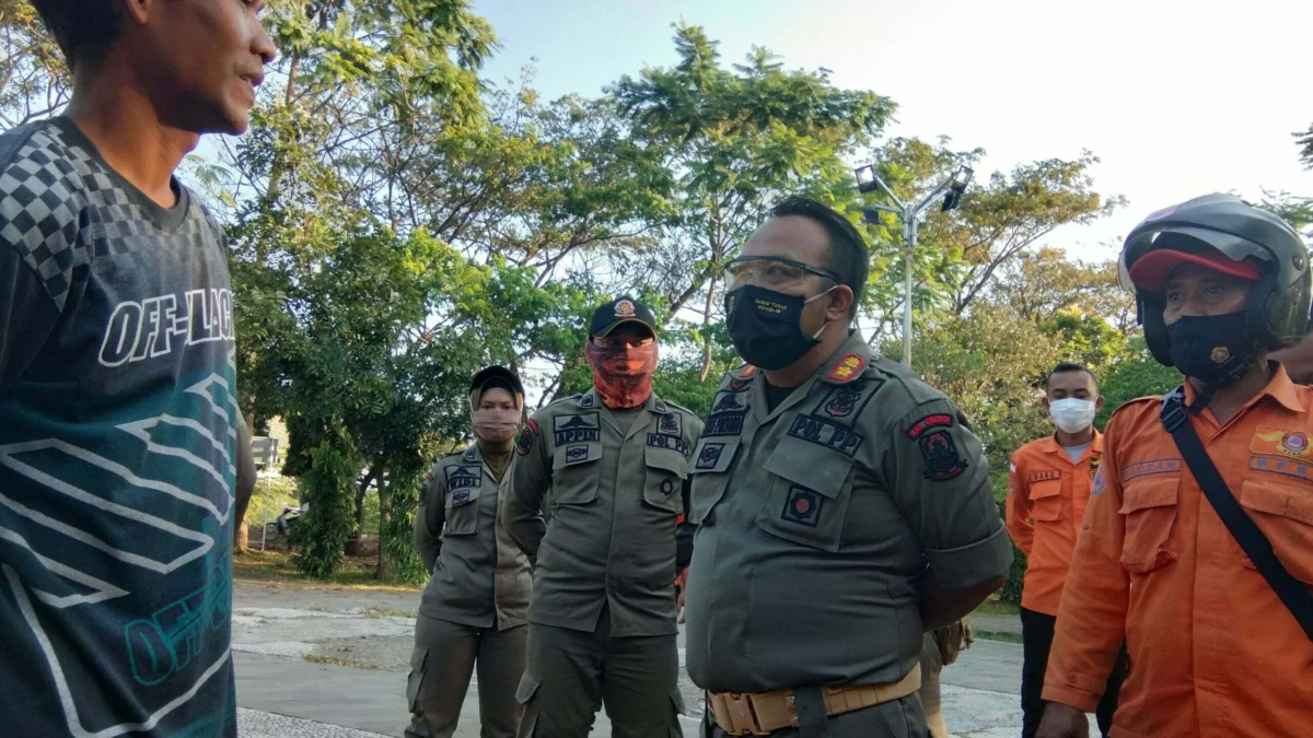 Razia Masker, Satpol PP Banyak Temukan Pelanggaran dri - razia masker diarea publik (8)