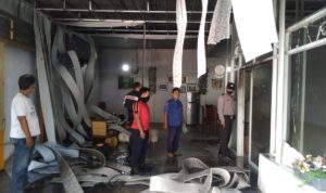 Rumah Terbakar, Rugi Rp100 Juta Rumah Terbakar, Rugi Rp100 Juta