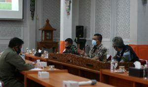 rapat-evaluasi-akb