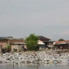 sampah-pesisir-kota-cirebon