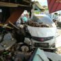 Toko Onderdil Ambruk, Mobil Jazz Hajar 5 Motor