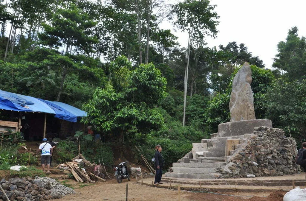 Satpol PP Beri Teguran Pertama Satpol PP Beri Teguran Pertama
