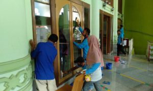 Karang Taruna Lakukan Aksi Jumsih via-jumsi (2)