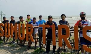 Komunitas Sepeda PKPR Gowes ke "Paris"