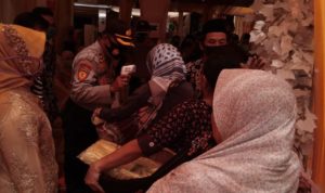 Polisi Pantau Pesta Hajatan