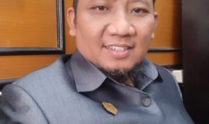 Anggota Dewan dari PKS Bagikan Internet Gratis Anggota Dewan dari PKS Bagikan Internet Gratis