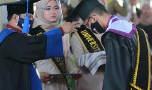 Unwir Wisuda Empat Kali dalam Sehari