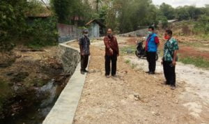 Sungai Situnggak Makin Sempit Sungai Situnggak Makin Sempit