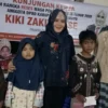 Kiki Zakiyah Santuni Yatim Piatu dan Bagi Masker