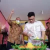 Daniel Siapkan Perda Pesantren