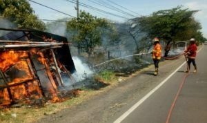 Bakar Sampah, Warung Ludes