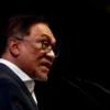 ketua-kubu-oposisi-parlemen-malaysia-anwar-ibrahim-foto-reuters-33