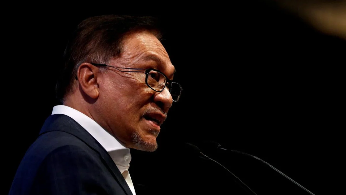 ketua-kubu-oposisi-parlemen-malaysia-anwar-ibrahim-foto-reuters-33