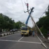 Usai Tabrak Tiang PLN, Kabur