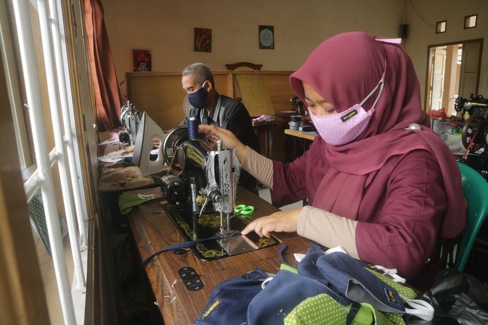 Ma Putri PUI Produksi Masker Kain