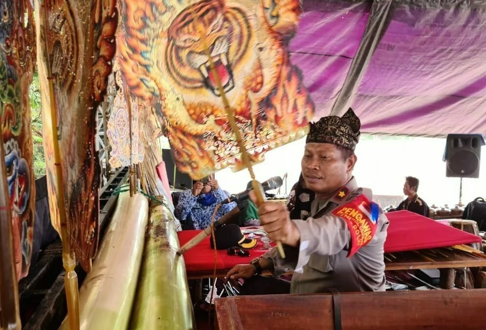 Sosialisasi Prokes lewat Wayang Kulit