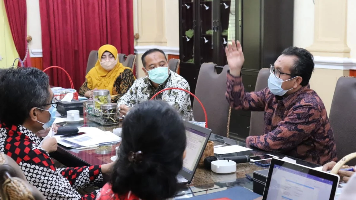 Rugi Rp80 Miliar Lebih Rugi Rp80 Miliar Lebih