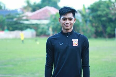Menatap Piala Dunia Menatap Piala Dunia