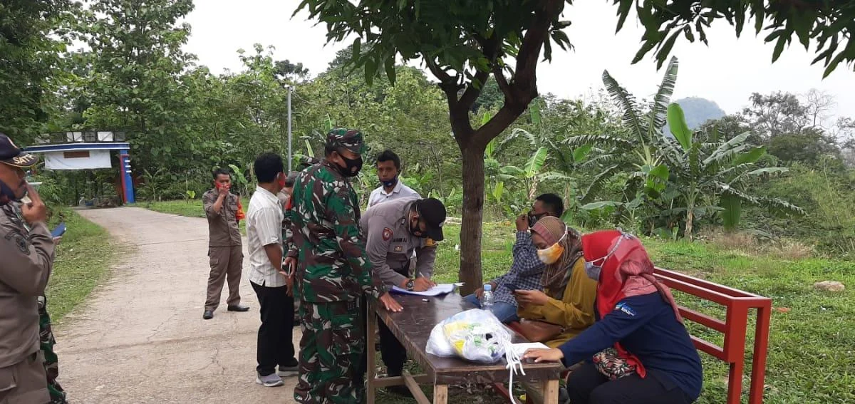 Beri Sanksi Puluhan Pelanggar Beri Sanksi Puluhan Pelanggar