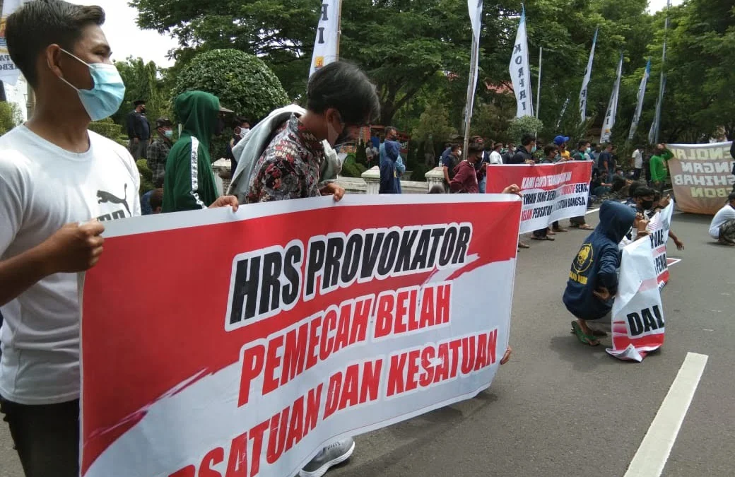 Tolak Kedatangan HRS ke Cirebon Tolak Kedatangan HRS ke Cirebon