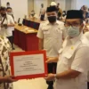 Prestasi Melorot, Dapat Bonus