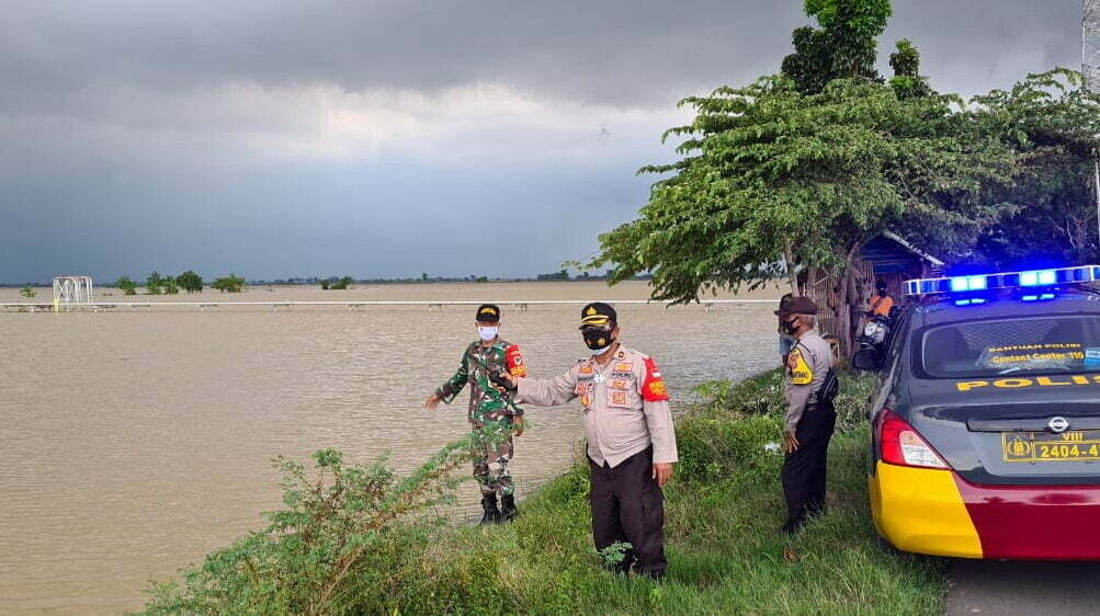 Tanggul Sungai Congger Jebol