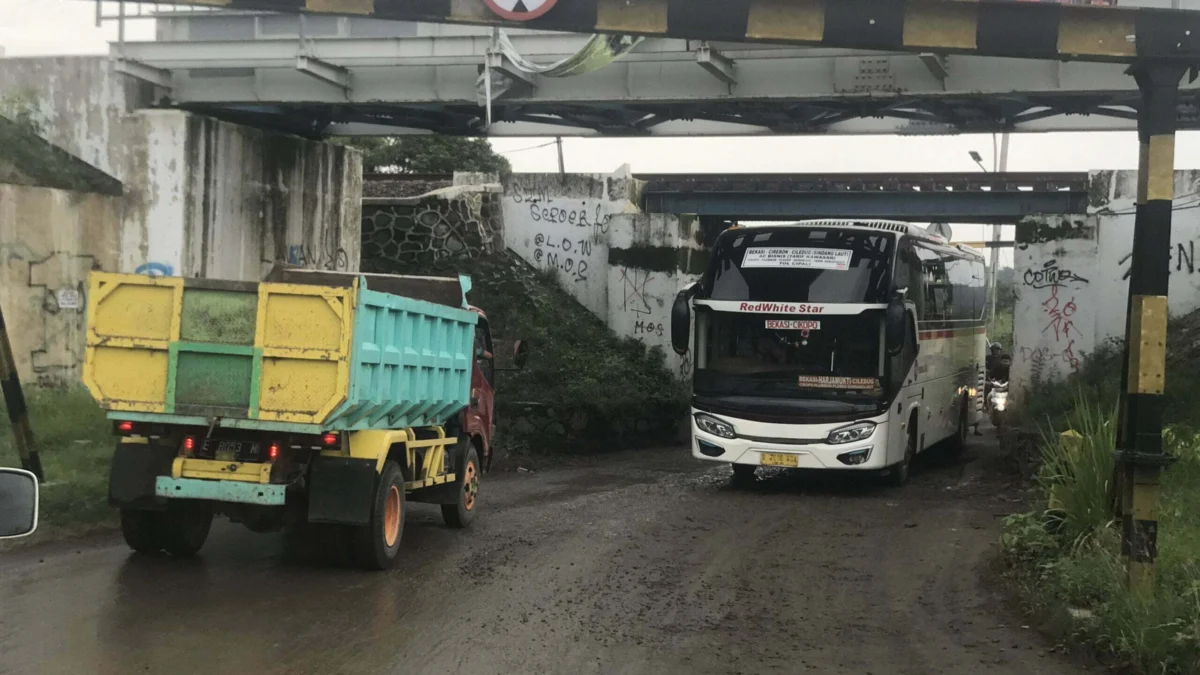 Lambat Tangani Jalan Rusak